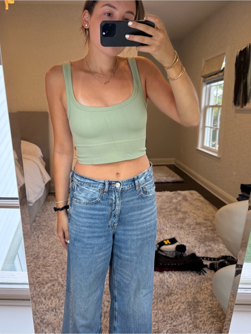 Women’s Scoop Neck Cropped Tank Top - Sage Green